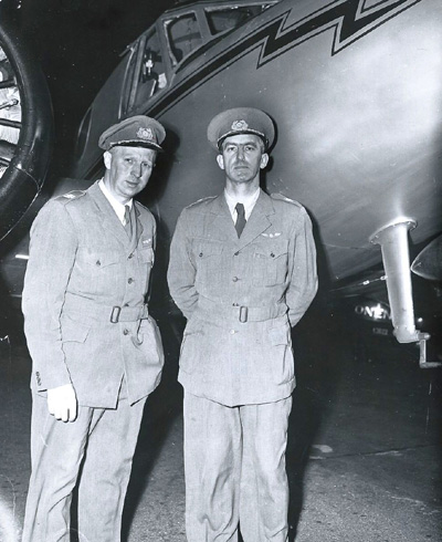 Zonens Avro Anson V og piloterne Seierøe og Pontoppidan